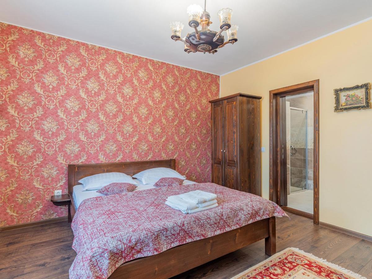 Casa Saraste Hotel Rîşnov Exterior foto