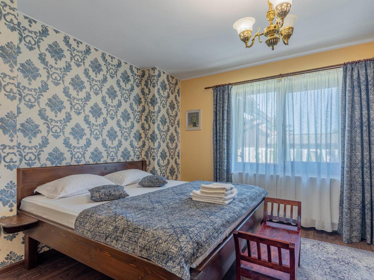 Casa Saraste Hotel Rîşnov Exterior foto